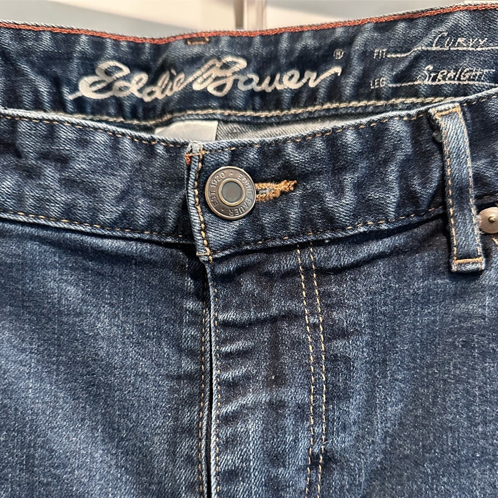Eddie Bauer Curvy Straight Leg Medium-Wash Classic Denim Jeans Size 12 - Picture 3 of 4